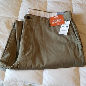 Mens Classic Fit Field Khaki pants